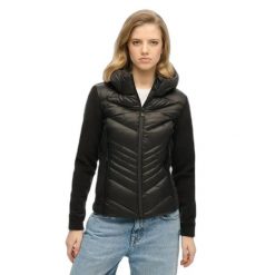 Damska kurtka puchowa Superdry Storm. Czarne kurtki damskie Superdry, na zimę, s, bez wzorów, z materiału, z kapturem. Za 386.50 zł.
