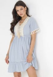 Niebieska Rozkloszowana Sukienka Mini z Gumką w Pasie i Ozdobnym Dekoltem Lilinia. Niebieskie sukienki damskie Born2be, bez wzorów, bez ramiączek. Za 119.99 zł.