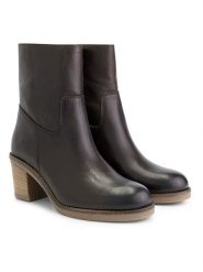 TRAVELIN' Skórzane botki "Meneac" w kolorze brązowym rozmiar: 41. Brązowe botki damskie Travelin', eleganckie, bez obcasa, na obcasie, bez zapięcia. Za 235.50 zł.