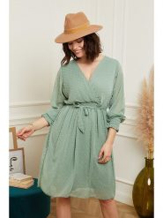 Curvy Lady Sukienka w kolorze jasnozielonym rozmiar: 40/42. Zielone sukienki damskie Curvy Lady, bez wzorów, z tkaniny, klasyczne, bez ramiączek. Za 92.21 zł.