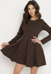 Brązowa Elegancka Sukienka o Rozkloszowanym Kroju Temitonia. Brązowe sukienki damskie Born2be, bez wzorów, eleganckie, bez ramiączek. W wyprzedaży za 110.49 zł.
