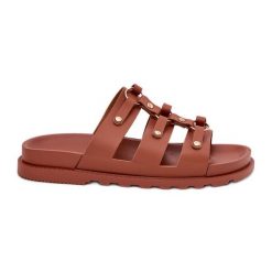 Inna Klapki Damskie Z Paskami Camel brązowe. Brązowe klapki damskie z aplikacjami, ze skóry, bez obcasa, bez zapięcia. Za 88.92 zł.