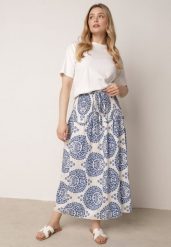 Niebieska Rozkloszowana Spódnica z Wiskozy z Wysokim Stanem i Etnicznym Wzorem Ari. Niebieskie spódnice damskie Born2be, do pracy, z aplikacjami, z wiskozy, biznesowe, midi. Za 59.99 zł.