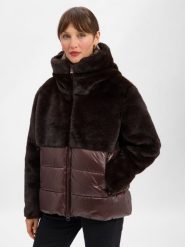 Blauer Damska kurtka pikowana Kobiety brązowy jednolity, L. Brązowe kurtki damskie Blauer, l, bez wzorów, z puchu, bez kaptura. Za 1,849.95 zł.