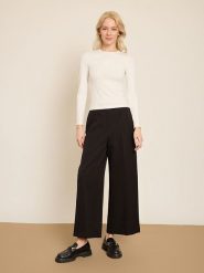BGN Koszulka w kolorze kremowym rozmiar: 38. Brązowe bluzki damskie BGN, bez wzorów, bez kołnierzyka, bez ramiączek. Za 80.33 zł.