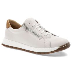 Białe Sneakersy Wasak Stylowe Obuwie Damskie. Białe obuwie sportowe damskie Wasak, na lato, z jeansu, bez zapięcia. Za 329.00 zł.