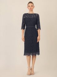 APART Sukienka w kolorze granatowym rozmiar: 44. Niebieskie sukienki damskie Apart, bez wzorów, z koronki, bez ramiączek. Za 295.99 zł.