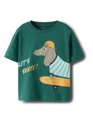 NAME IT T-Shirt Helge 13238145 Zielony Regular Fit. Zielone t-shirty i koszulki chłopięce Name it, bez wzorów, z bawełny, bez kołnierzyka, bez ramiączek. Za 39.99 zł.
