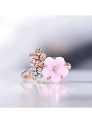 DIAMOND & CO Złoty pierścionek "Floraisons" z diamentami rozmiar: 54. Różowe pierścionki damskie Diamond & Co, z diamentem, ceramiczne. Za 1,130.99 zł.