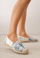 Niebieskie Espadryle z Plecionką i Kwiatowym Haftem Alenara. Niebieskie espadryle damskie Born2be, z aplikacjami, z jeansu, bez obcasa. Za 69.99 zł.