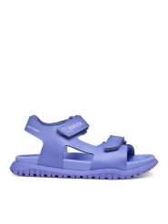 Geox Sandały J Sandal Fusbetto Gi J45HQA 000BC C8545 M Fioletowy. Fioletowe sandały dziewczęce Geox, ze skóry, bez obcasa, bez zapięcia. Za 199.99 zł.