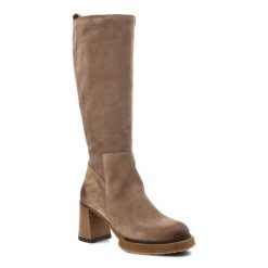 Brązowe Kozaki Armodo Stylowe Obuwie Damskie Na Obcasie. Brązowe kozaki damskie Armodo, na zimę, przed kolano, bez obcasa, na obcasie, bez zapięcia. Za 379.00 zł.