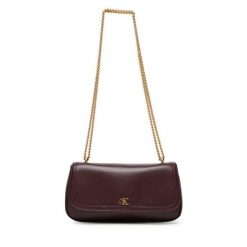 Torebka Calvin Klein. Czerwone torebki wieczorowe damskie Calvin Klein, bez wzorów, bez dodatków. Za 339.99 zł.
