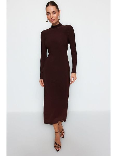 Trendyol Sukienka w kolorze brązowym rozmiar: L. Brązowe sukienki damskie Trendyol, bez wzorów, bez ramiączek. Za 73.99 zł.