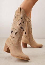Ciemnobeżowe Botki Kowbojki VICES na Obcasie z Ażurową Cholewką z Nitami Rienatea. Brązowe botki damskie Born2be, z jeansu, bez obcasa, na obcasie, bez zapięcia. Za 169.99 zł.