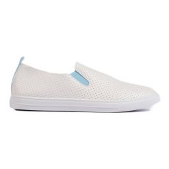 Ażurowe trampki slip on biało-niebieskie białe. Białe trampki damskie w ażurowe wzory, bez zapięcia. Za 86.94 zł.