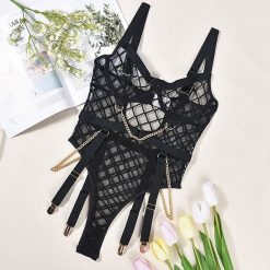 Body z koronką i elastycznymi paskami na romantyczny wieczór Petranka. Czarne body i gorsety Intica, bez wzorów, z koronki. Za 149.00 zł.