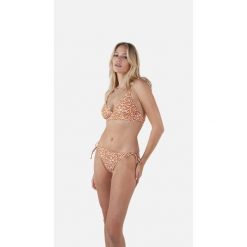 Figi do kostiumów kąpielowych dla kobiet Barts Farny Cheeky Tanga. Brązowe bikini Barts, bez wzorów. Za 178.50 zł.