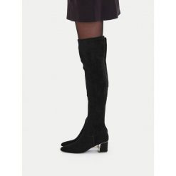 Muszkieterki Lasocki. Czarne kozaki damskie Lasocki, bez obcasa, na słupku, bez zapięcia. Za 299.99 zł.