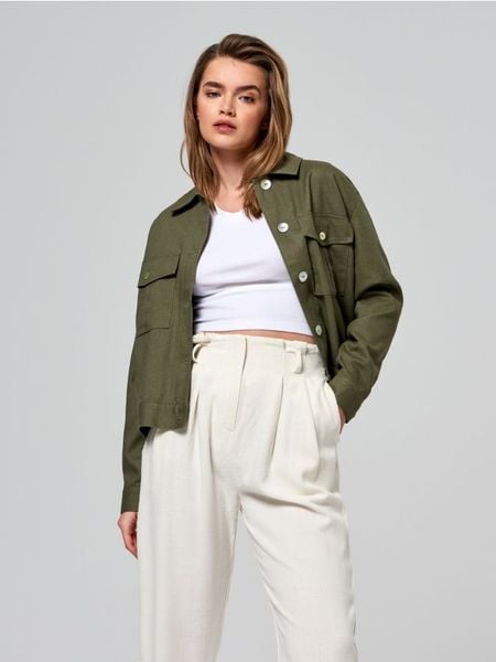 Marynarka z lnem - zielony. Zielone marynarki i żakiety damskie Sinsay, l, bez wzorów, z bawełny. W wyprzedaży za 49.99 zł.