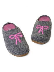 Living Kitzbühel Kapcie "Mimi Bow" w kolorze antracytowym rozmiar: 42. Czarne kapcie damskie Living Kitzbühel, z materiału. Za 236.95 zł.