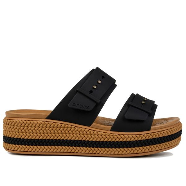 Klapki damskie na platformie Crocs BROOKLYN WOVEN BUCKLE. Brązowe klapki damskie Crocs, bez wzorów, z materiału, bez obcasa, na platformie, bez zapięcia. Za 219.00 zł.