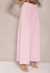 Różowe Spodnie o Szerokim Kroju High Waist Ozdobione Paskiem Rasalle. Czerwone spodnie materiałowe damskie Renee, z aplikacjami, z jeansu. Za 59.99 zł.