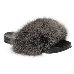 Czarne Klapki Luka-Pelli Damskie Wygodne Buty. Czarne klapki damskie Luka-Pelli, bez wzorów, z syntetyku, bez obcasa, na obcasie, bez zapięcia. Za 189.00 zł.