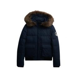 Damska kurtka typu bomber Superdry Everest Ella. Niebieskie kurtki damskie Superdry, bez wzorów, bez kaptura. Za 728.30 zł.
