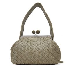 Torebka Weekend Max Mara. Zielone torebki klasyczne damskie Weekend Max Mara, bez dodatków. Za 2,069.00 zł.