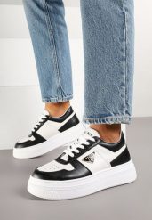 Czarno-Białe Sneakersy Vices na Grubej Podeszwie z Geometryczną Ozdobą i Perforacją Karvesa. Czarne obuwie sportowe damskie Born2be, z jeansu, bez zapięcia. Za 109.99 zł.
