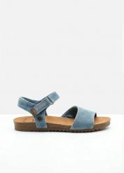 Sandały Mustang z materiału przypominającego jeans. Niebieskie sandały damskie bonprix, bez wzorów, z jeansu, bez obcasa, bez zapięcia. Za 249.99 zł.