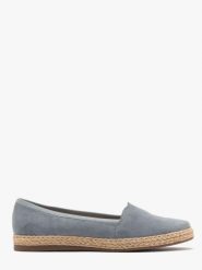 Niebieskie espadryle DINA. Niebieskie espadryle damskie Ryłko, bez wzorów, ze skóry, bez obcasa, na płaskiej podeszwie. W wyprzedaży za 279.99 zł.