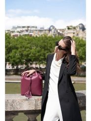 Maison héritage PARIS Skórzana torebka "Jila" w kolorze bordowym - 26 x 29 x 13 cm rozmiar: onesize. Czerwone torebki klasyczne damskie maison héritage PARIS, z materiału, bez dodatków. Za 391.99 zł.