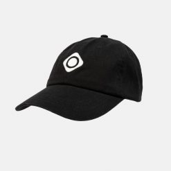 Czapka unisex w miejskim i sportowym stylu KENTA Izas. Czarne czapki damskie Izas, bez wzorów. Za 139.09 zł.