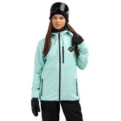 Damska kurtka snowboardowa Sporty zimowe W2-W Senja. Niebieskie kurtki damskie SIROKO, na zimę, l, bez wzorów, z softshellu, bez kaptura. W wyprzedaży za 532.90 zł.