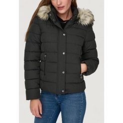 Kurtka puchowa Kobieta ONLY ONLNEWLUNA QUILTED JACKET CC OTW. Szare kurtki damskie Only, bez wzorów, z puchu, bez kaptura. Za 337.25 zł.