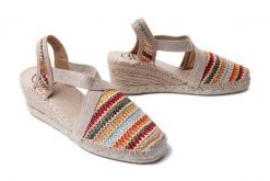 TONI PONS TERRA-MA multi, sandały/espadryle damskie. Sandały damskie Toni Pons, bez wzorów, bez obcasa, na koturnie, bez zapięcia. Za 239.92 zł.