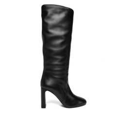 Kozaki Stuart Weitzman. Czarne kozaki damskie Stuart Weitzman, bez obcasa, na słupku, bez zapięcia. Za 3,669.00 zł.