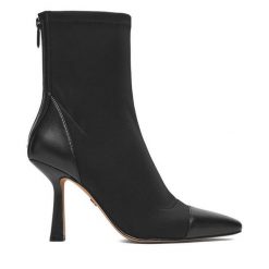 Botki Nine West. Czarne botki damskie Nine West, bez obcasa, na szpilce, bez zapięcia. Za 219.99 zł.