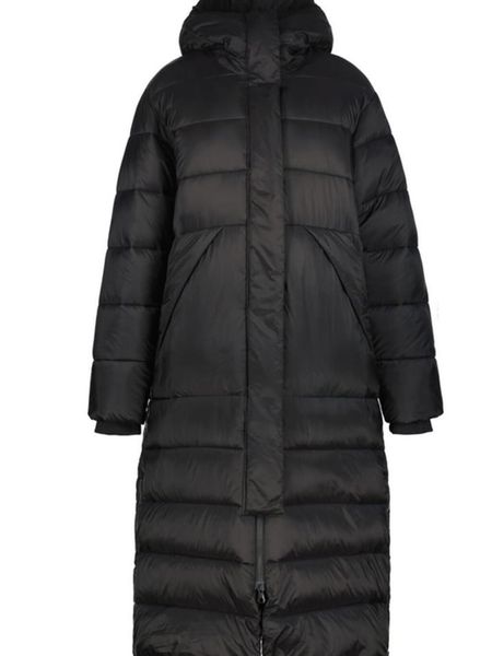 Icepeak Płaszcz pikowany "Moraine" w kolorze czarnym rozmiar: 44. Czarne płaszcze damskie Icepeak, bez wzorów, bez kaptura. Za 482.03 zł.