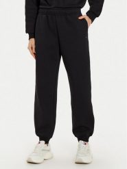 Tommy Hilfiger Spodnie dresowe Essential WW0WW45966 Czarny Regular Fit. Czarne spodnie dresowe damskie Tommy Hilfiger, xl, bez wzorów, z bawełny. Za 299.99 zł.