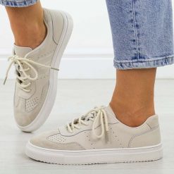 Beżowe skórzane półbuty damskie Vinceza 41481. Brązowe półbuty damskie VINCEZA, na jesień, bez wzorów, z jeansu, bez obcasa, bez zapięcia. Za 199.00 zł.