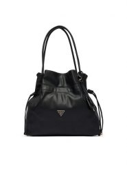 Guess Torebka Karima HWNG22 49230 Czarny. Czarne torebki klasyczne damskie Guess, ze skóry, bez dodatków. Za 584.99 zł.