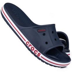Klapki sportowe na basen Crocs CROCBAND. Białe klapki damskie Crocs, bez wzorów, bez obcasa, bez zapięcia. W wyprzedaży za 139.00 zł.