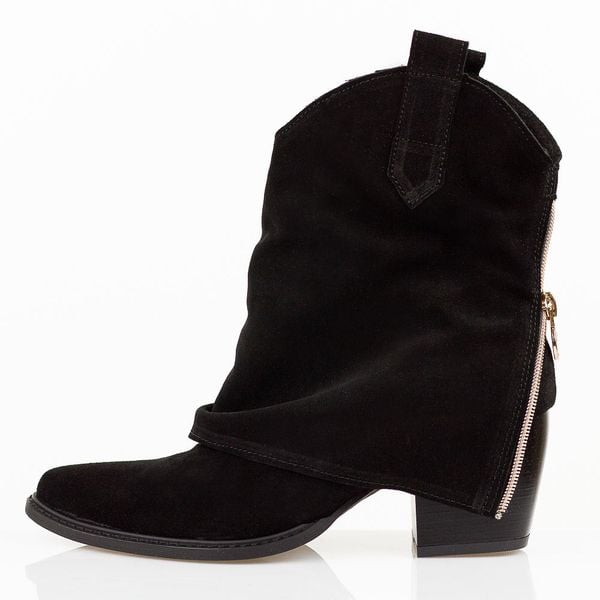 Czarne Polskie kowbojki damskie Deoni D394. Czarne botki damskie Deoni, na jesień, z dzianiny, biznesowe, bez obcasa, na obcasie, bez zapięcia. W wyprzedaży za 472.14 zł.