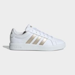 Sneakersy damskie ADIDAS Grand Court Base 3.0. Białe obuwie sportowe casual damskie Adidas, z kauczuku, bez zapięcia. Za 249.99 zł.