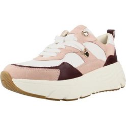 Buty GEOX D DIAMANTA Rose. Czerwone obuwie trekkingowe damskie Geox, z tkaniny, bez zapięcia. Za 371.99 zł.