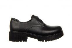 Półbuty Bayla-161 084 500 169 011 Black 161588, Czarny, Skóra naturalna - 40. Czarne półbuty damskie Bayla, bez wzorów, ze skóry, bez obcasa, bez zapięcia. W wyprzedaży za 224.10 zł.