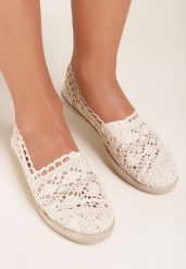 Beżowe Espadryle z Ażurową Cholewką i Plecioną Podeszwą Gratifyingly. Brązowe espadryle damskie Renee, z aplikacjami, bez obcasa, na płaskiej podeszwie. Za 39.99 zł.